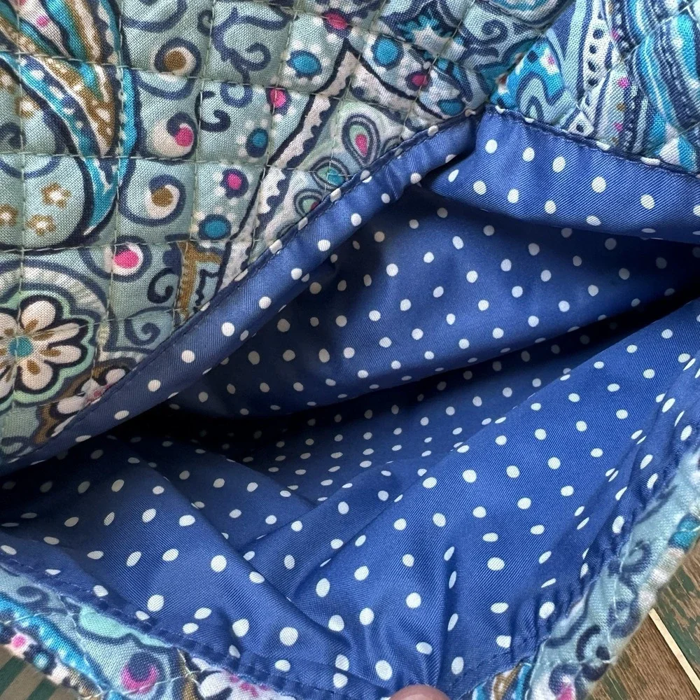 Vera Bradley Carson Shoulder Bag 13x9 Inch Daisy Dot Paisley Blue Pockets Zip